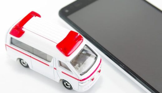「熱中症？」「救急車を呼ぶレベル？」炎天下に座り込む高齢女性に遭遇した、どうしたらいい？
