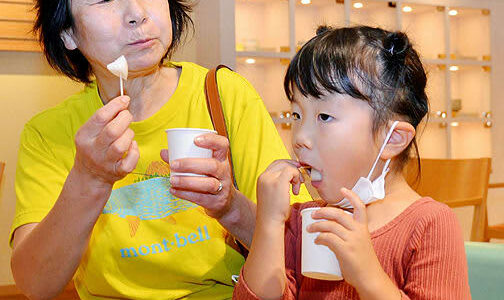 県内と県外の梨を食べ比べ　なしっこ館「梨漫遊記」