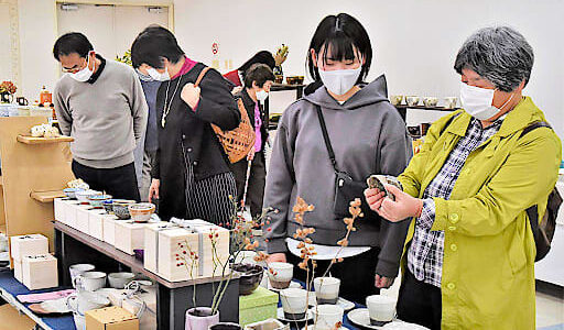 初の週末、陶芸ファン集う　第13回とっとり陶窯展