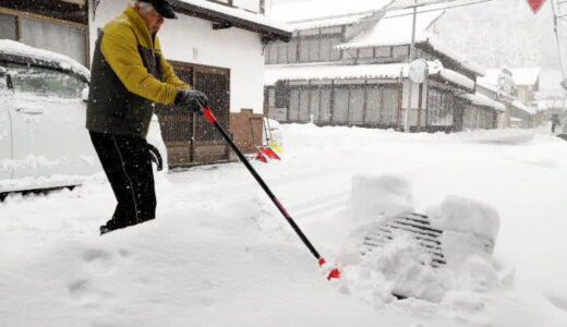 中国地方で大雪、交通乱れ停電も　積雪、庄原高野43センチ