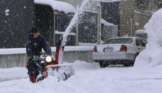 日本海側で大雪、交通乱れ