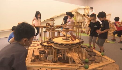 「木のアート展」アイデア満載！木で作った作品が遊具にも…鳥取県日南町