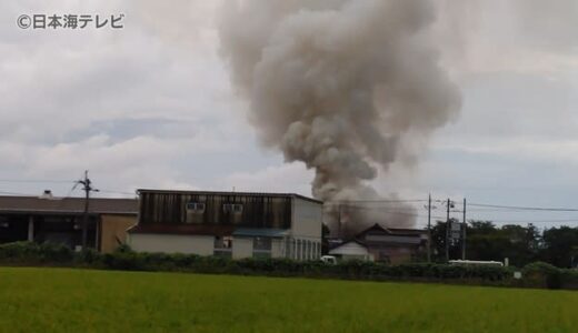 農機具小屋など２棟が全焼　ケガ人は無し　鳥取県北栄町