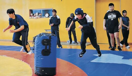 小中高生スクラム　高岡一高ラグビー部　全国で勝てる富山に　合同練習で裾野拡大