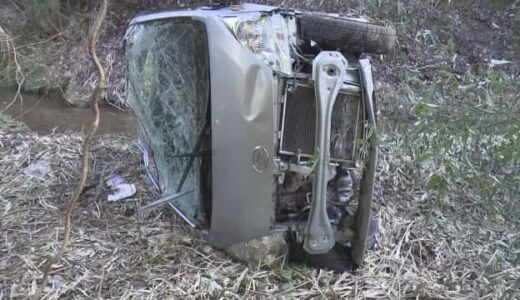 【続報】鳥取・江府町で軽乗用車が１５メートル下の谷に転落　運転の男性がけが