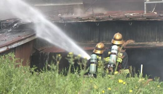 【続報】「白煙が上がっている」　民家全焼　一家４人は逃げ出して無事　鳥取県・八頭町