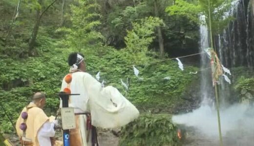 「癒やしになります」と観光客　県北の避暑地として人気の岩井滝で４年ぶりの「滝まつり」【岡山・鏡野町】