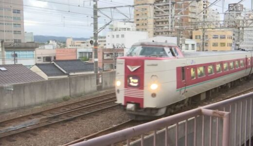 臨時特急やくも運転で「ようやく帰れる」　台風７号で足止めの客ら　JR西日本