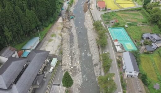 「やっと会えてうれしい」小学校での授業再開も…車やバスでの登下校続く　台風による道路崩壊の鳥取市佐治町