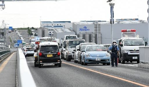 観光客男性が2度ビックリ！？　「べた踏み坂」で何が