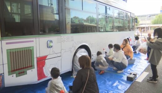 バスとの綱引きも　とっとり交通フェスタ