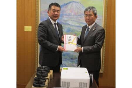 中国遊商が恒例のチャリティー・ゴルフコンペ開催、養護学校・特別支援学校に事業活動用物品を寄贈