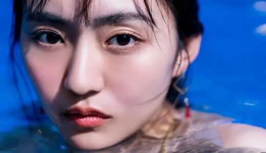 豊田ルナがナイトプールでしっとり大人な表情