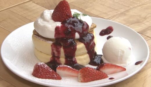 大人気のふわふわパンケーキにクリスマス仕様が登場！季節限定で楽しめる「ショートケーキパンケーキ」