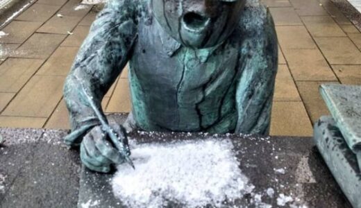 水木しげる「ゲゲゲッ」　雪で原稿が真っ白...銅像に起こった悲劇に「締切一日前で草」「めちゃくちゃこまってそうw」 の声