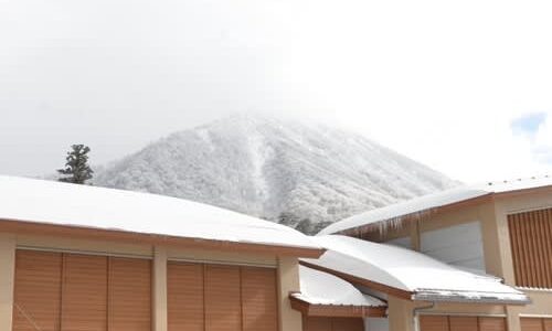 大山の雪崩遭難事故　天候不良で不明の2人の捜索難航　巻き込まれた3人は福岡在住