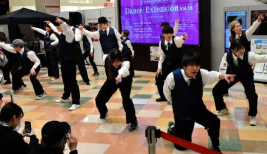 息の合った踊りで魅了　鳥大医ダンス部主催のイベント
