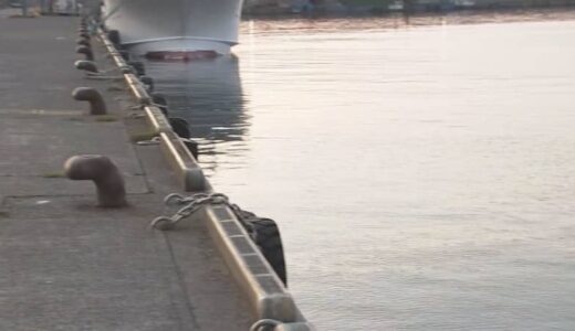 漁港で海に浮いている男性が見つかる　消防が引き上げるも死亡を確認