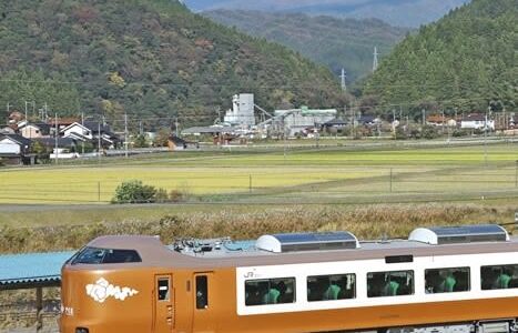 新型やくも運行開始日に「線路に人が立ち入っている」と通報　JR伯備線で遅れ「非常に迷惑な行為。絶対にやめてほしい」
