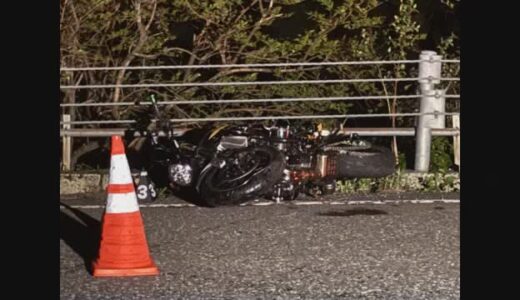 ツーリング中の大型バイクが道路沿いのワイヤーロープに衝突　６０代男性が意識不明の重体（鳥取・若桜町）