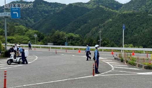 「バイクと男性が倒れている」　バイクの単独事故で男性が意識不明の重体　鳥取県倉吉市関金町