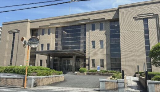 車内で部下の妻の胸を揉み、陰部をなでて触ったうえ、手をつかんで自分の陰茎を触らせた不同意わいせつの罪に問われている男に求刑