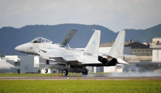 夜の松山城を飛び越えた米軍機 旋回や低空飛行経て岩国基地へ…その１週間前の深夜には「戦闘機のような轟音」