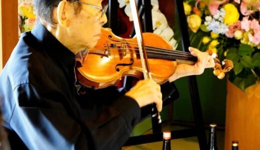 伊福部氏の名曲奏でる　記念館開館前にコンサート　鳥取　名手の「ゴジラ」に大喝采
