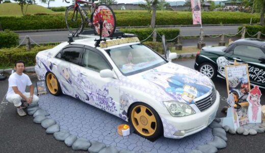 ホイールは風呂桶風･･･こだわりの「痛車」集結！　「温泉むすめ」や「ウマ娘」「ラブライブ！」などオーナーの推し表現　鳥取県湯梨浜町