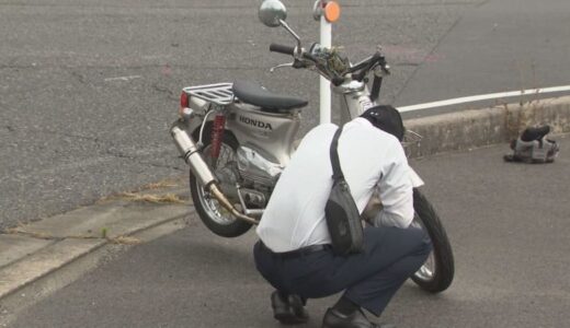 県道交差点で直進のバイクと右折のライトバンが衝突　バイクの男性が意識不明の重体