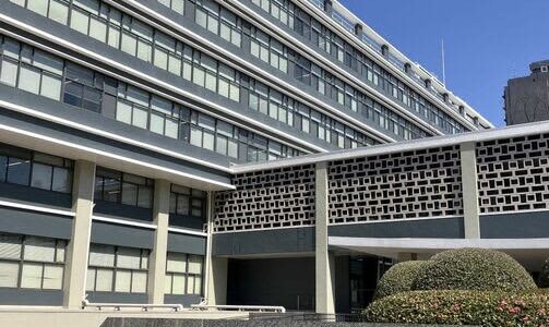 「もっと好待遇を」「定年までは勤めない」…若手の退職、県庁職員でも顕著　20代以下3年で5・5倍の県も