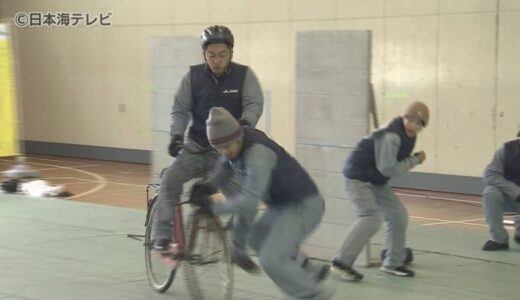 事故の瞬間に衝撃…　スタントマンが交通事故を再現　危険性を伝える自転車交通安全教室　鳥取県米子市