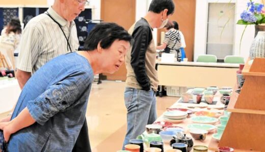 愛好者作品じっくり　15日まで、力作2千点展示