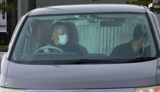 殺人容疑で逮捕の男(27)静岡県内に移送完了　鳥取から約6時間半　現場近くの川では遺留品捜査も＝菊川市家族3人殺害事件