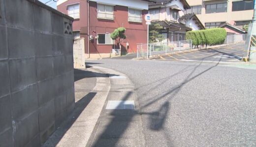 「倒れた小学生を置いて逃げたという行動が信じられない」小学生が乗った自転車と原付バイクが衝突→原付の男性「気を付けろ！」立ち去る　倒れたバイクのマフラーが足に当たり男児が重いやけど　母親が目撃情報募る