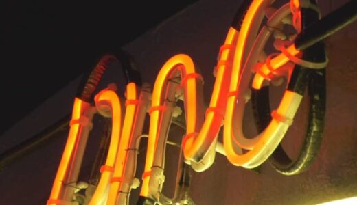 「単なる光源とみますとＬＥＤにとって代わられて…」ネオンサインに迫る時代の波