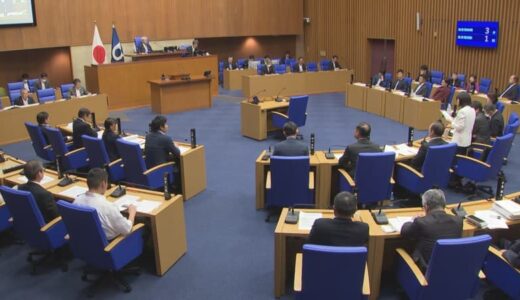 選挙ポスター「１枚を超えて掲示してはならない」　無関係ポスター問題受け鳥取県が独自条例を可決　「撤去命令」も
