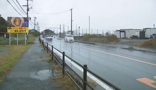 軽乗用車がセンターラインをはみ出し対向車と正面衝突　64歳男性が搬送後に容態急変し重体（鳥取）
