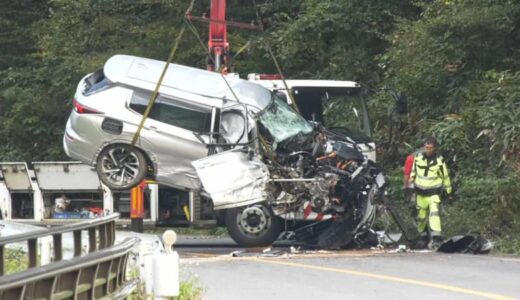 「中に人がいるようだ、車がつぶれている」車が反対車線にはみ出し、欄干・ガードレール・柱に衝突　運転していた広島県の女性が死亡