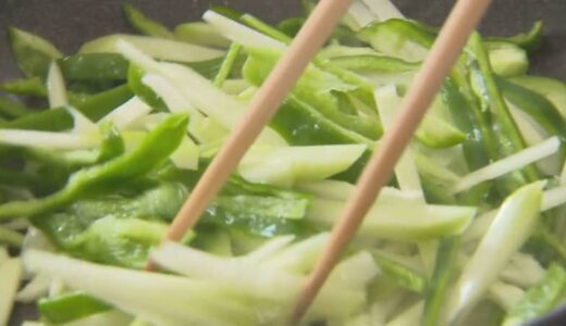「青パパイヤ」はこうやって食べるべし　チンジャオロースにけんちん汁…　農業高校で調理体験会