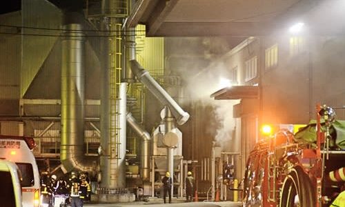「ダクトから火が出ているのが見える」合板製造会社「日新」工場で火災　ドライヤー1機焼く　けが人なし　鳥取県境港市