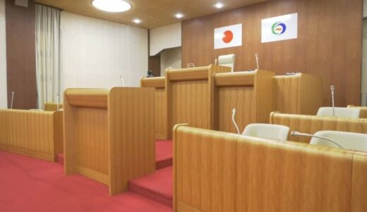 「神聖な場所。それを汚されたような気持ち」中国人男性が無断で町議会・市議会議場などに侵入・撮影しSNSに投稿…相次ぐ　自治体困惑