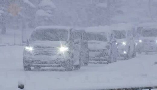 米子道で一時１００台が立往生　大雪で大型トレーラー２台がスタック（鳥取）