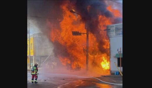 【速報】JR岩美駅前で建物火災　消火活動続く※午後3時半時点【鳥取県岩美町】