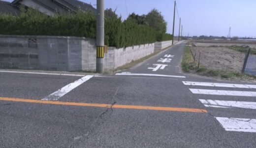 中型トラックにはねられ…自転車運転の男性(94)死亡　信号機の無い交差点、見通し悪く自転車側には一時停止標識